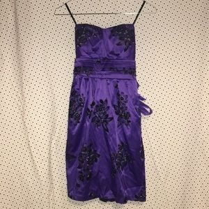 Strapless formal dress